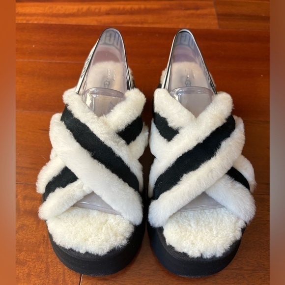 Ugg white and black disco cross slides sandals - Picture 6 of 14